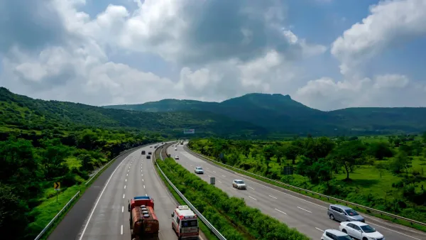 From Coast to Mountains: The Ultimate Guide to Scenic Driveways in India!